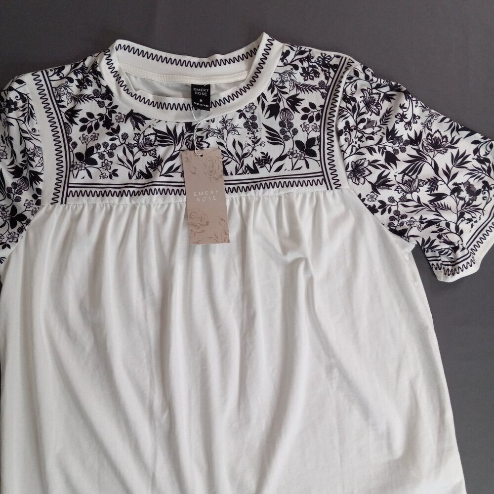 NWT Emily Rose White & Black Floral Embroidered Yoke Peasant Top Size M